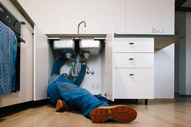 Professional Leak Detection technician working in Sharon, MS